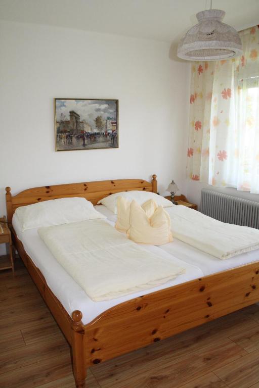 Pension Wolf Steindorf am Ossiacher See Rum bild