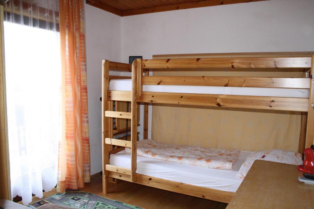 Pension Wolf Steindorf am Ossiacher See Rum bild