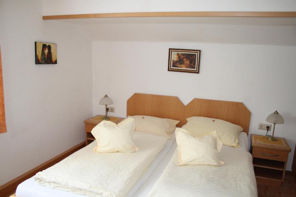 Pension Wolf Steindorf am Ossiacher See Rum bild